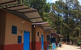 11 Gaon Mudhouse Homestay